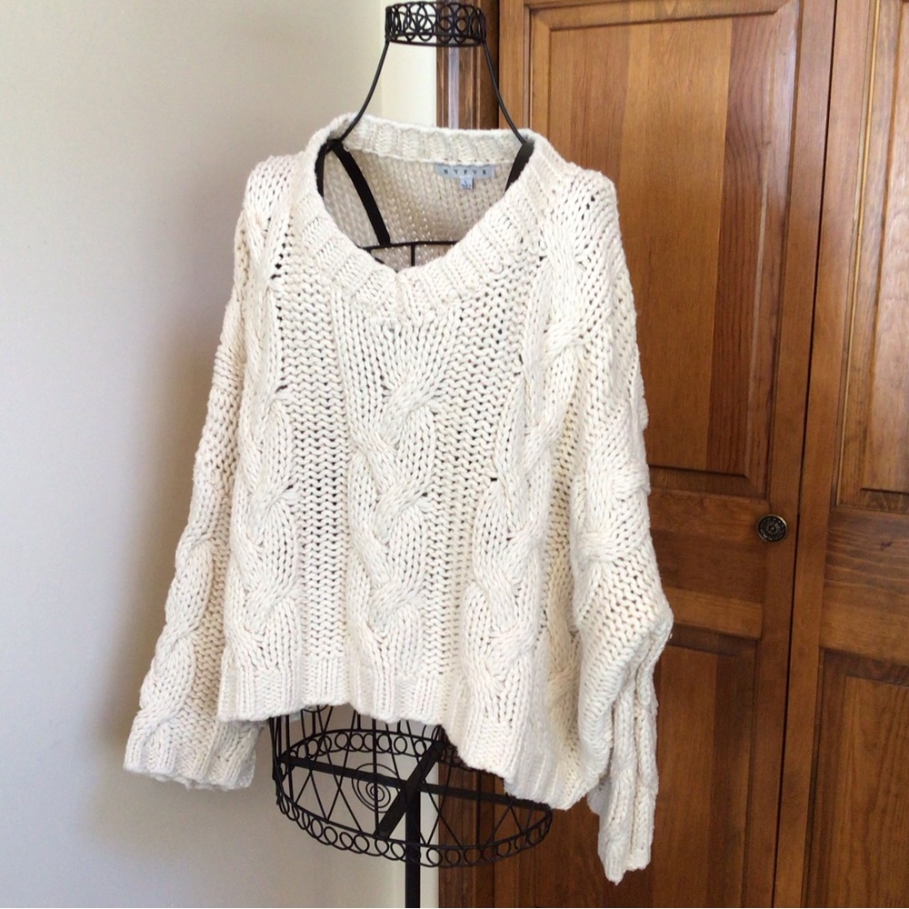 HYFVE Cable Knit V-Neck Sweater, L - Picture 2 of 8